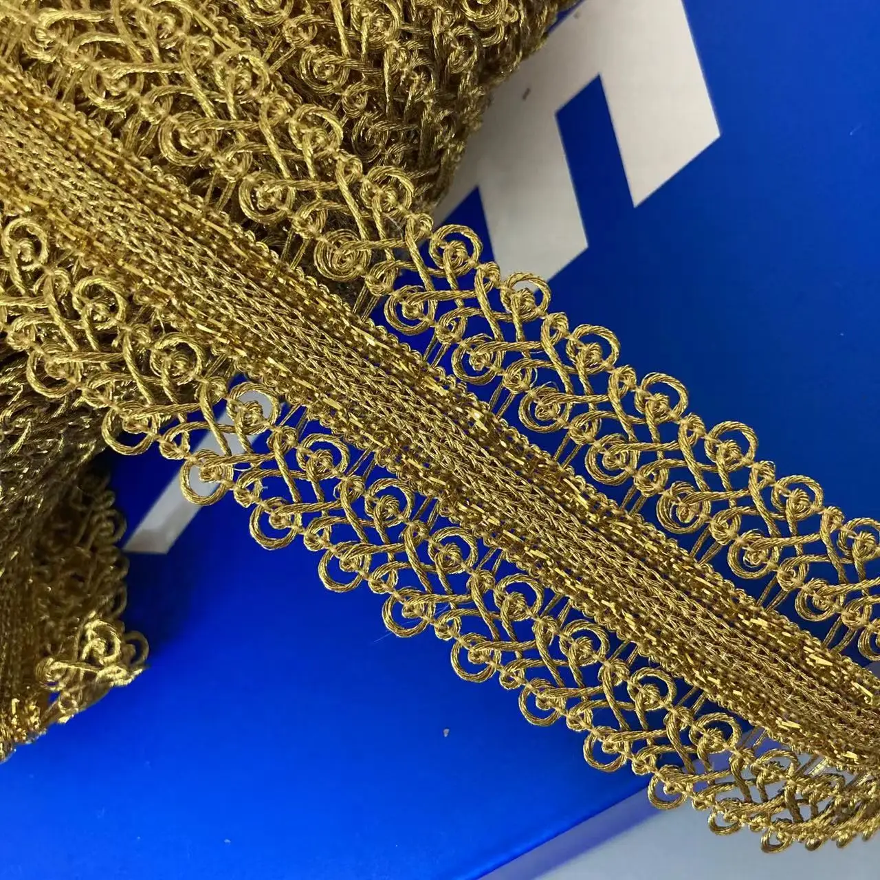 1 Yard 4,2 cm Gold Spitze Trim Band Goldfaden Gurtband ethnischen Stil Kleidung Stickerei Pailletten Stoff Jacquard Zubehör neu