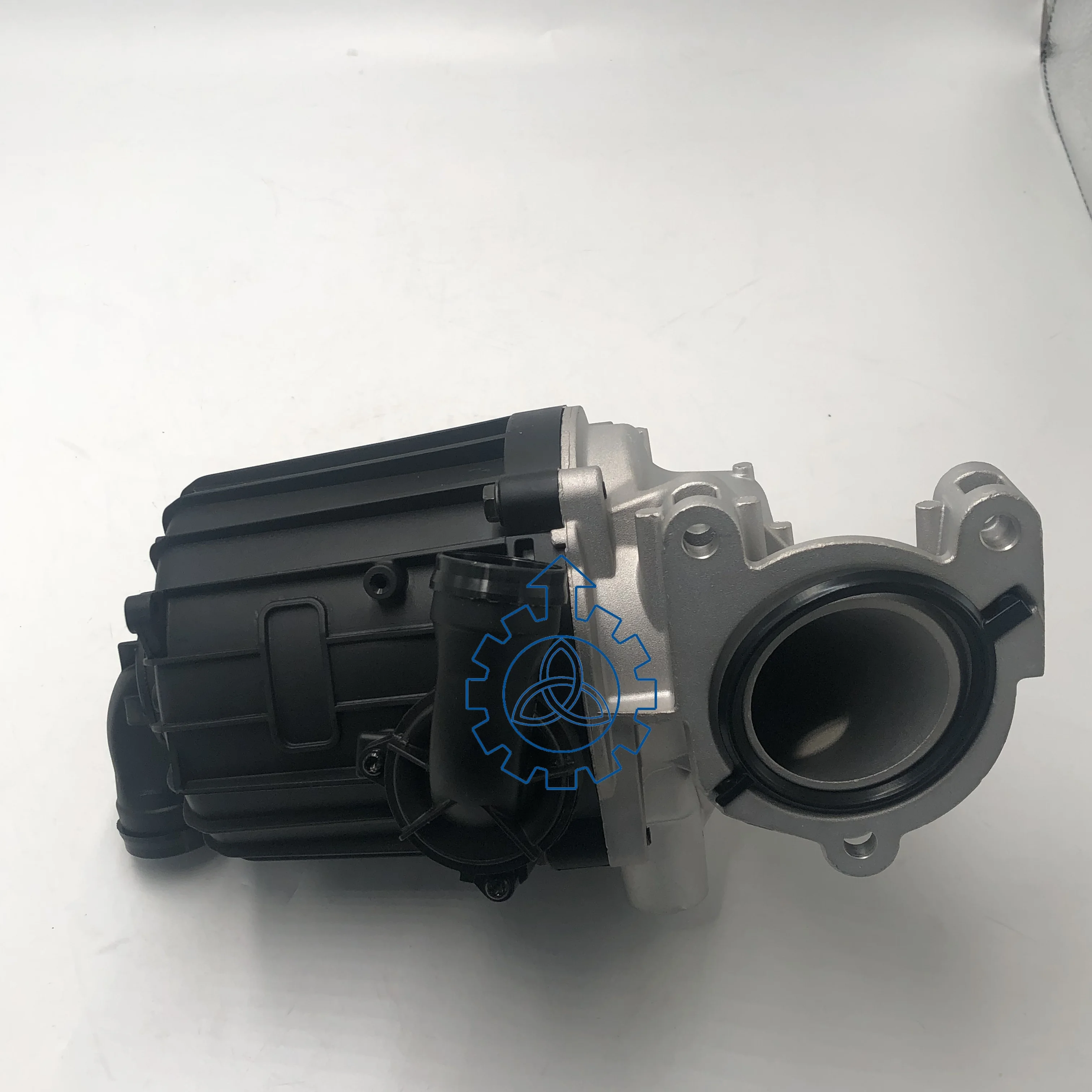 

Crankcase Ventilation Oil Separator For Volvo D11 + Gasket Replacement Spare Parts Accessories 22999818 21679517