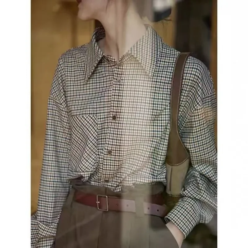 QWEEK-Camisa xadrez vintage para mulheres, blusa de manga comprida, elegante e básica, casual e velha, Casacos coreanos, roupas de escritório, outono, 2024