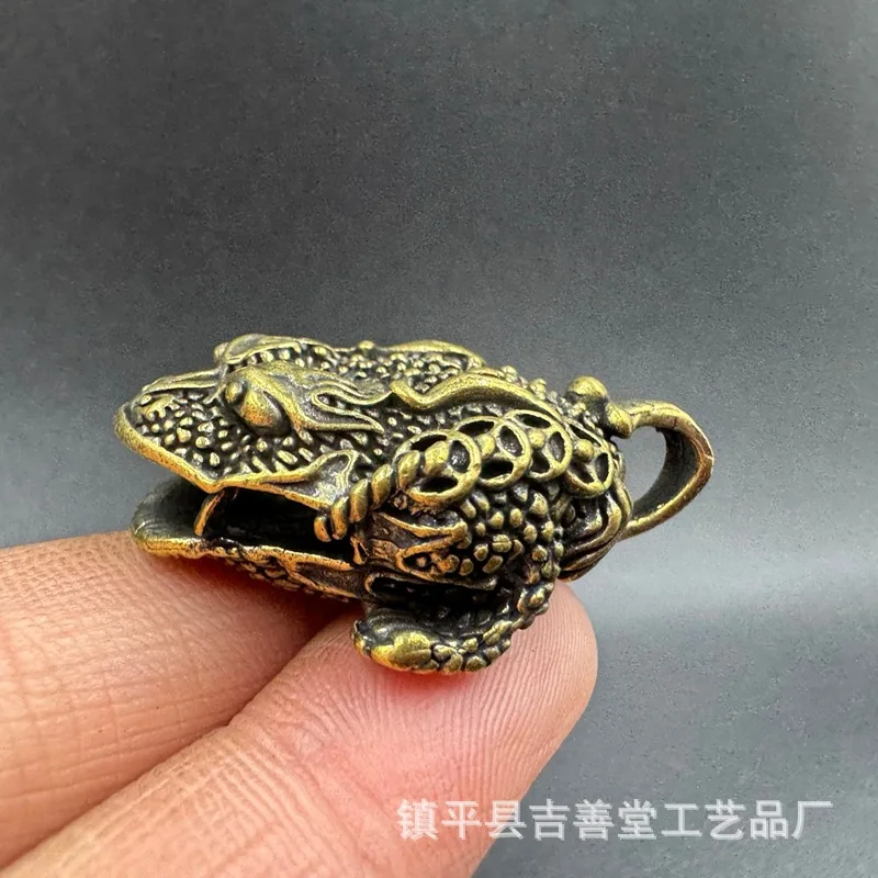 

Brass Three-Legged Toad Bell Car Keychain Brass Toad Car Hanging Pendant Bell Ornament