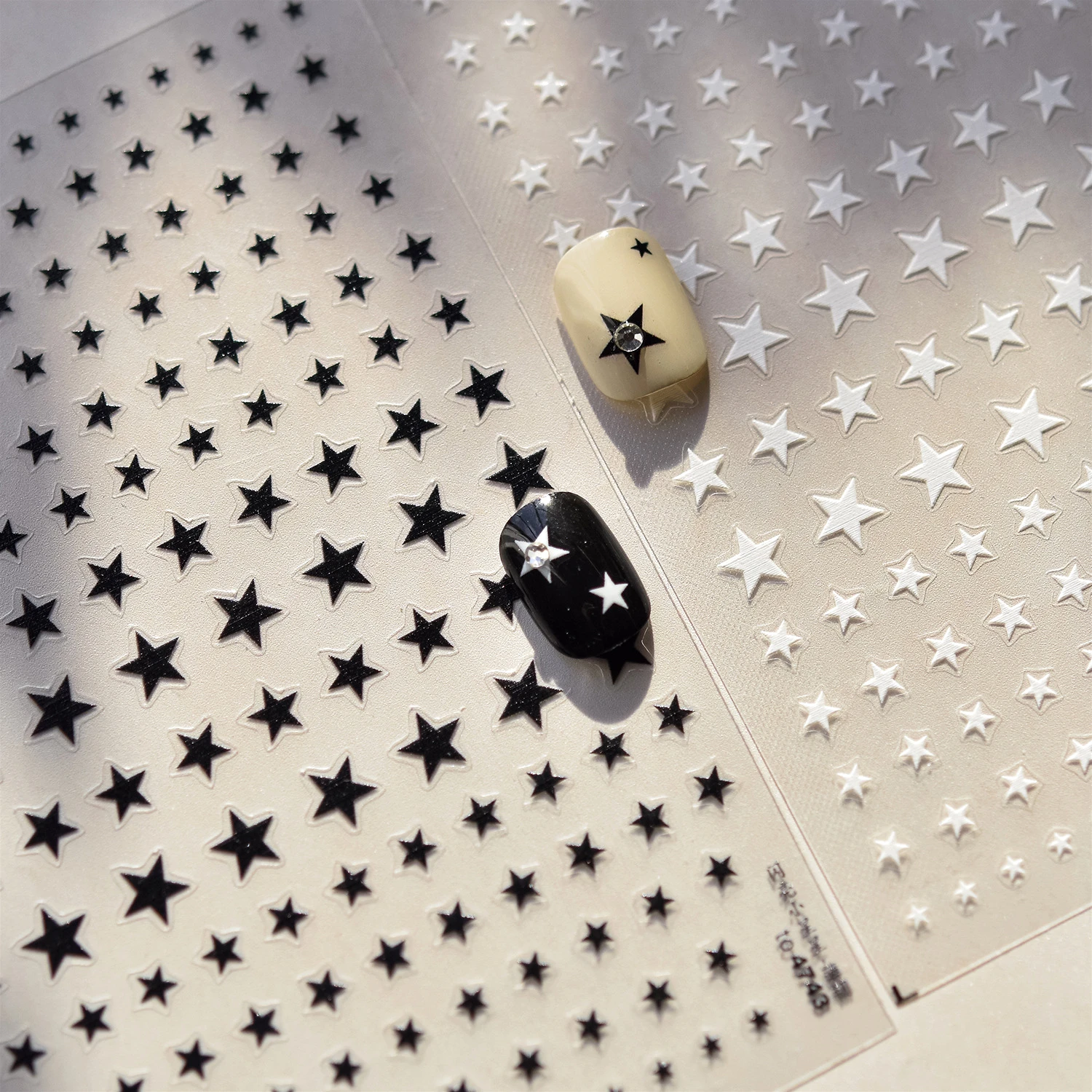 Chic White Black Gold Star Starburst Starlight Five-pointed Geometric Adhesive Nail Art Stickers Hot Stamping Manicure Decals