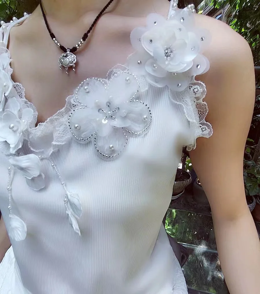 Luxury Beaded Flowers Embroidery Tank Top 2024 Summer Camisole Slim Knitted Vest Women Sleeveless White Tees Female Crop Top