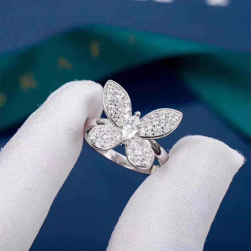

Korean Version Full Diamond Minimalist Butterfly Ring for Women's Instagram, Niche, High-end, Temperament, Versatile Ring