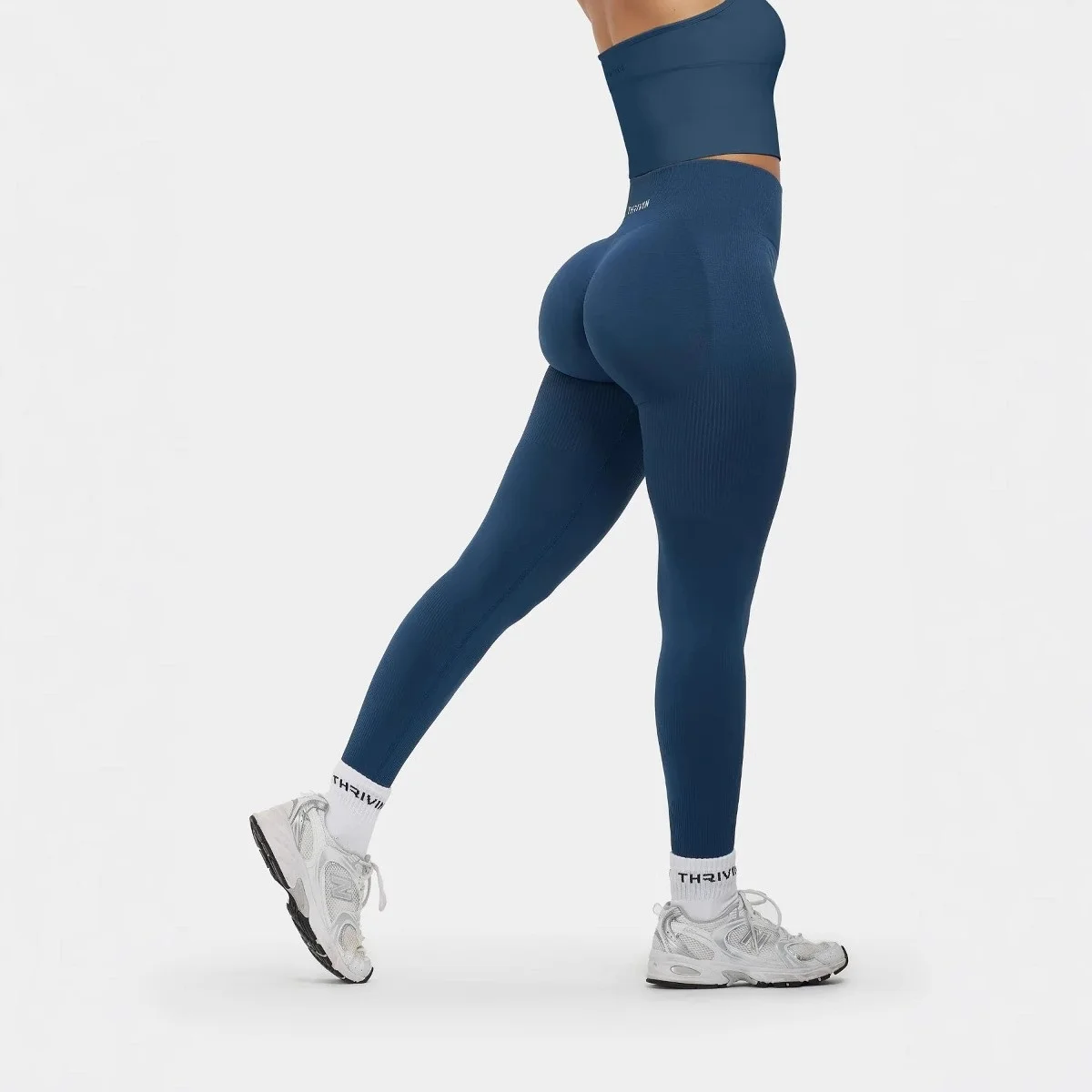 Pantaloni da yoga Fodera da donna di qualità sollevata setosa e spessa effetto denim antiscivolo Peluche sette quarti Comodo Lady S Shine Detail Match