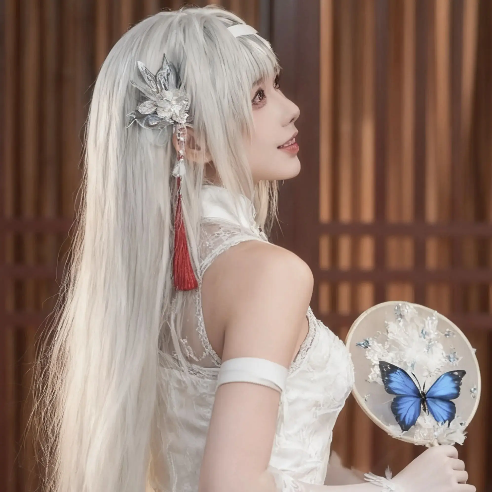 

Game NIKKE The Goddess of Victory Marianne Cosplay Wig 70CM silver long hair Synthetic Wig+Wig cap Party Halloween Wig