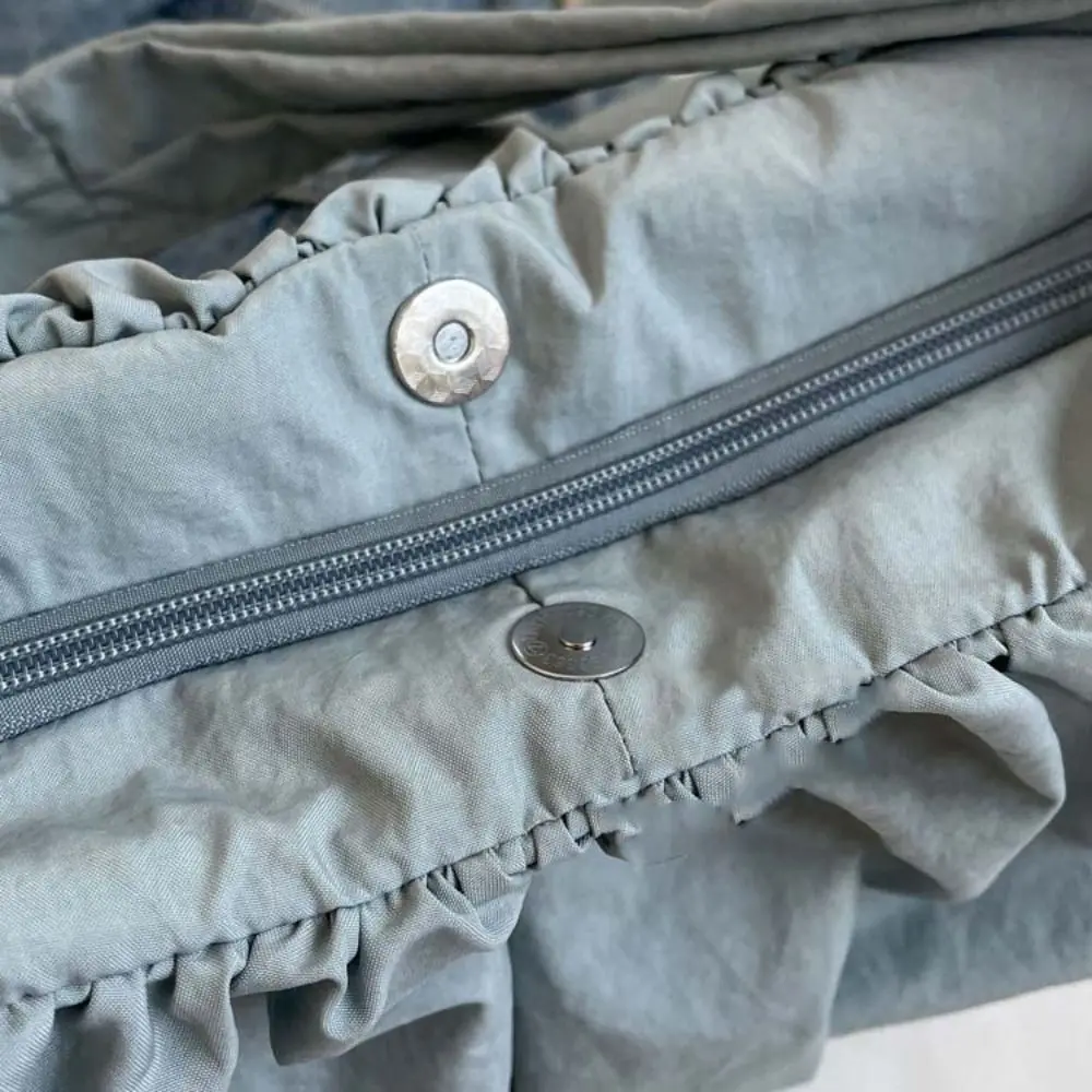 حقيبة كتف قماشية برباط بسيط مطوي سعة كبيرة حقيبة كروس سحابة على الطراز الكوري حقيبة تحت الإبط غير رسمية للمدرسة