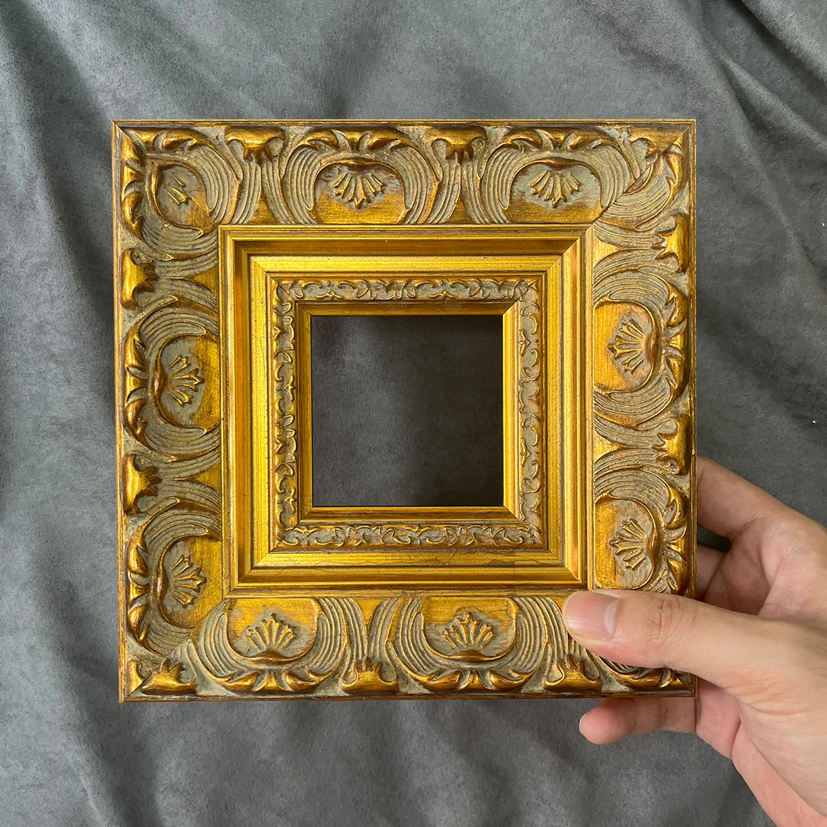 

European Style Classic Printing Oil Painting Frame Retro Solid Wood Design Photo Frame Wall Hanging Christmas Home Decoration