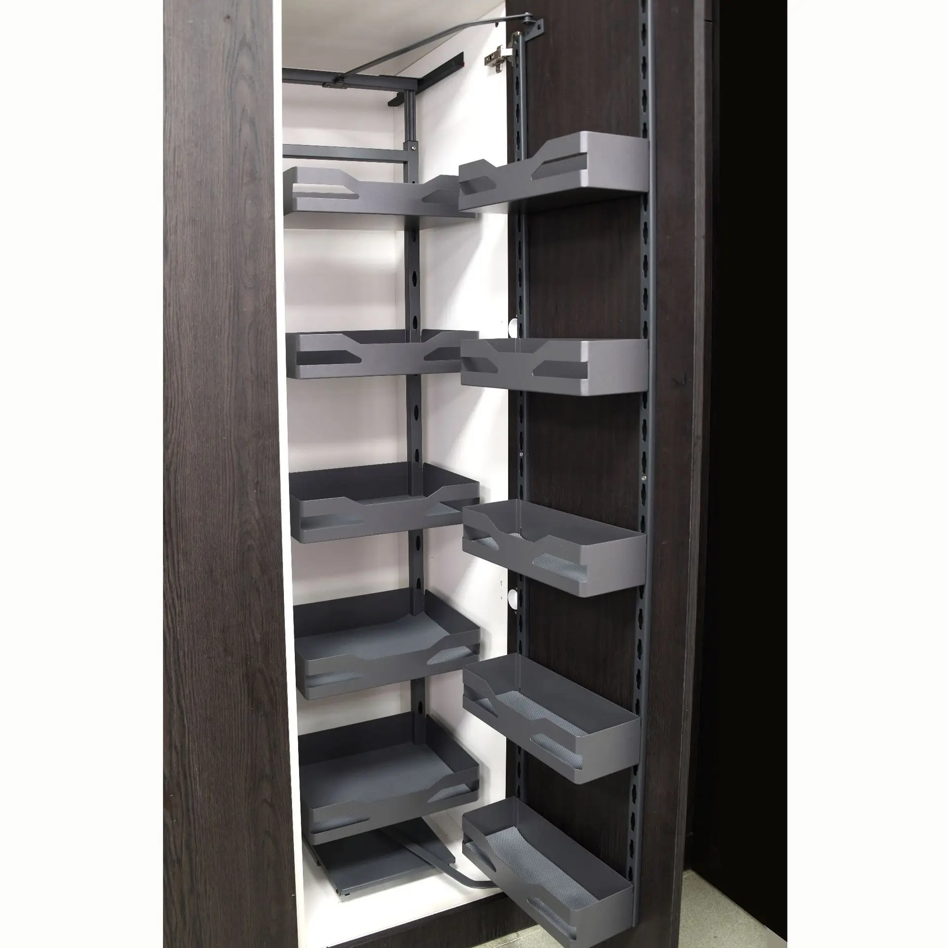 Plate linkage pull basket, large space storage, with
