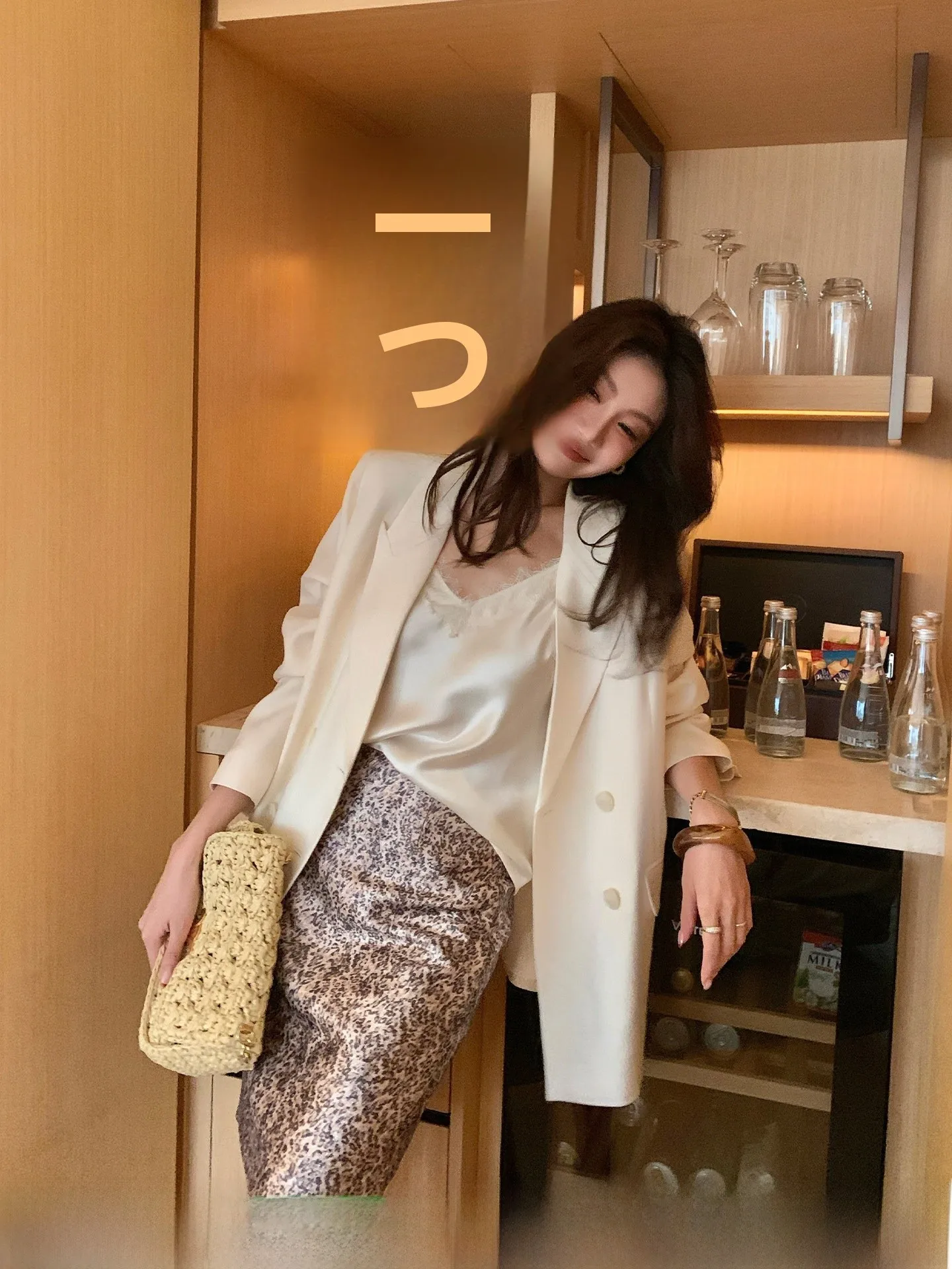 

Классический повседневный женский костюм-пиджак белого цвета с двубортной застежкой, премиум-класса, свободного кроя, A75 от Long Xi Er