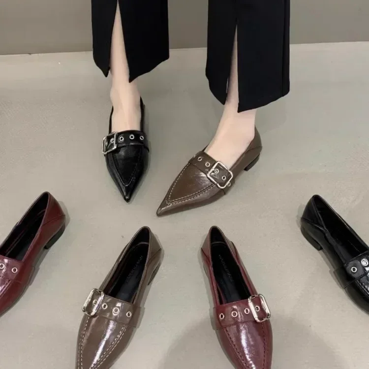 New Fashion Pointed Toe Flats Shoes Women Luxury Metal Chain Ballet Flat Shallow Ballerina Slip On Casual Loafers Brand