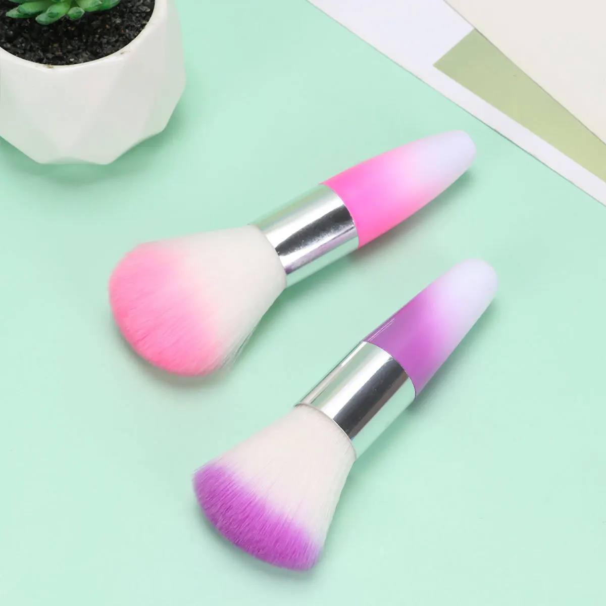 

2Pcs Nail Dust Brush Professional Nail Art Tool for Acrylic Nails Cleaner Manicure Dusting Brush Portable Design for Home Or