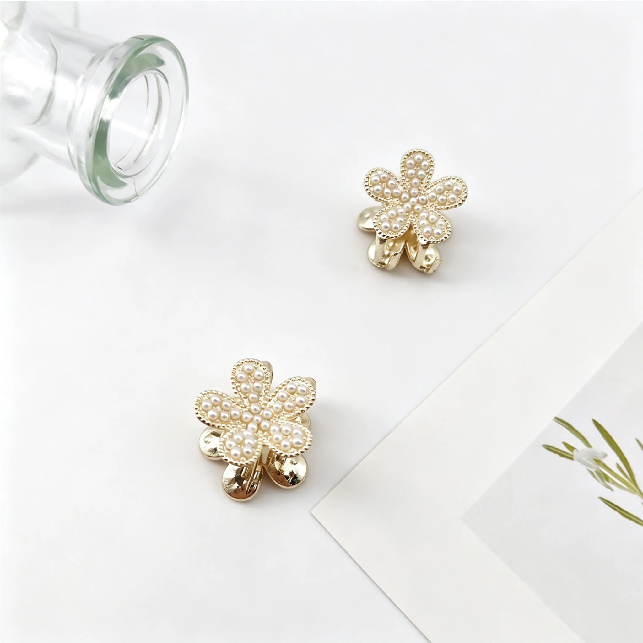 2PCS Elegant Pearl & Crystal Metal Claw Clamp Small Size Grab Clip Rhinestone Accented Shark Hair Clip for High Ponytail