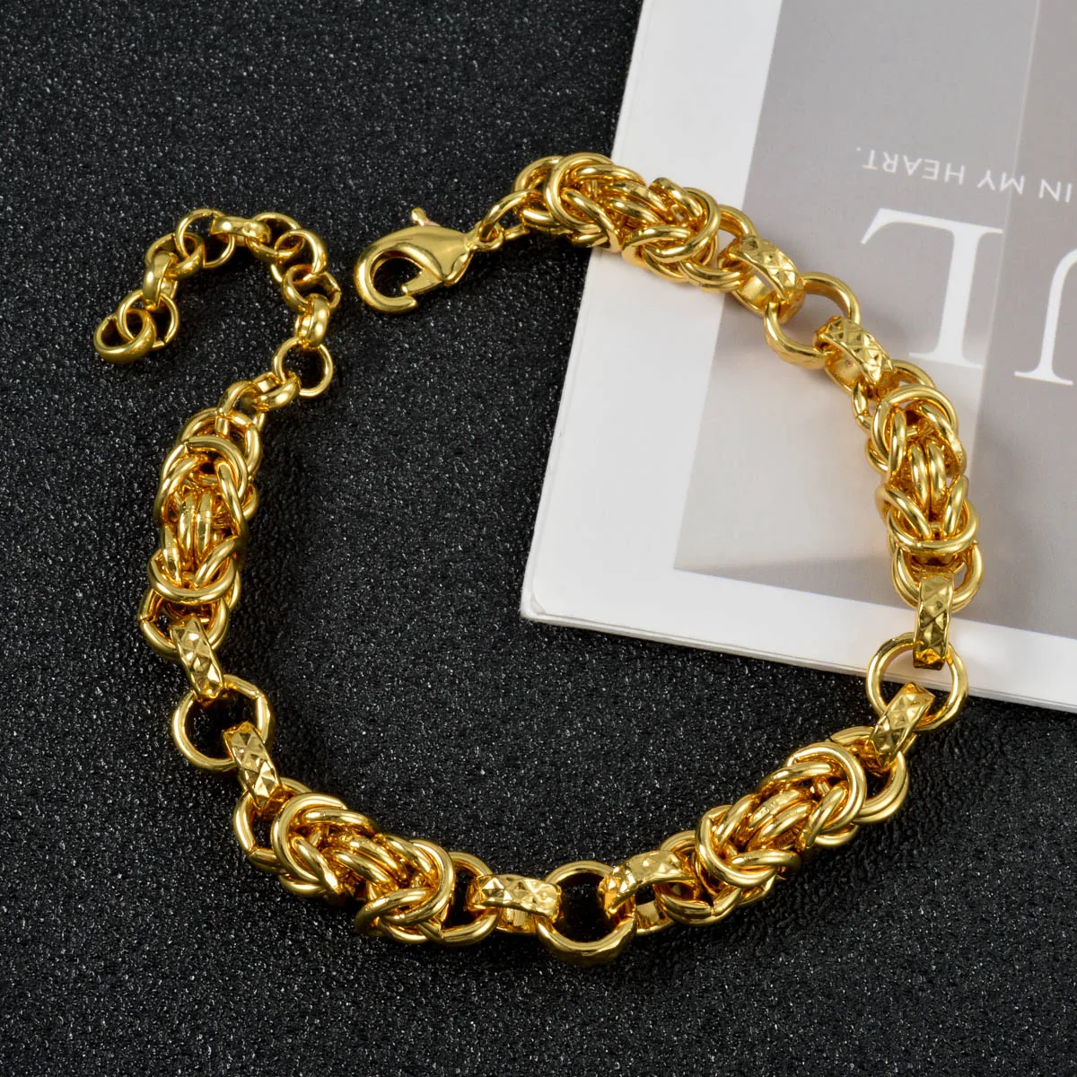 Unisex Gold Woven Chain Bracelet Thick Textured Intertwined Link Bracelet Trendy Statement Accessory For Daily Outfit Party Gift