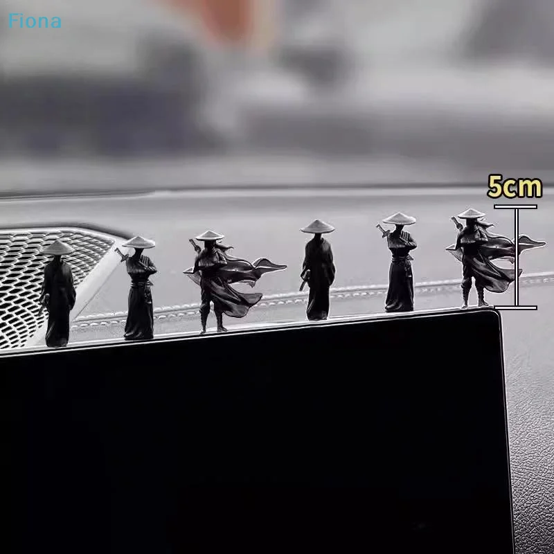 ☽ 6-teiliges Set Exquisite Antike Auto-Statuen-Ornamente Mini Chinesische Schwertkämpfer-Figuren Cartoon-Schwertkämpfer-Miniaturen Innendekoration