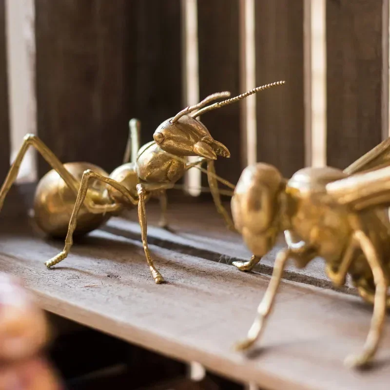 

Golden Mantis Ants Giant Insects Statue Desk Decoration Honeybee Sculpture Simulated Insect Ornaments Living Room Furnishings