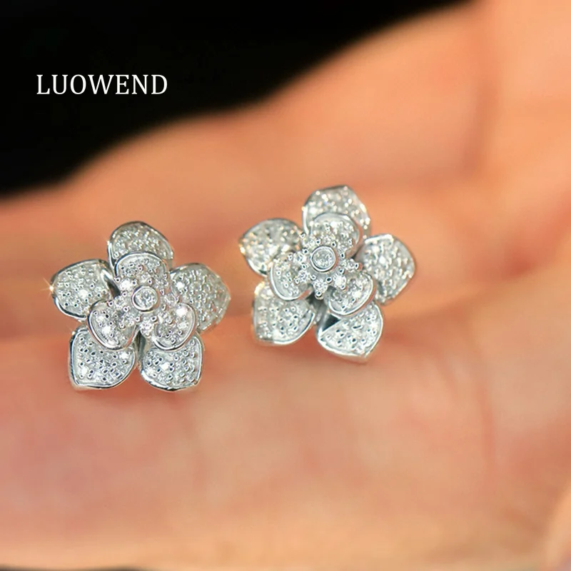 LUOWEND 100% 18K White Gold Earrings Romantic Flower Shape Real Natural Diamond Stud Earrings for Women High Wedding Jewelry