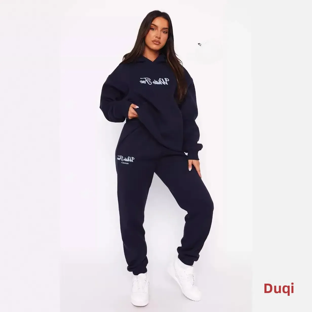 طقم ملابس رياضية نسائية بغطاء للرأس بأكمام طويلة للموسم السابع مع بنطال، مجموعة خريفية عصرية ومريحة من الصين