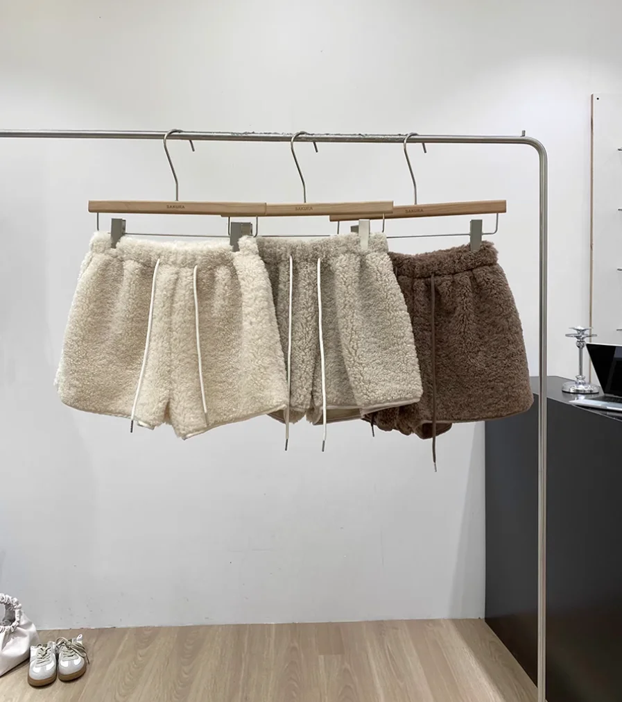 

New Autumn/Winter Fashion Woolen Solid Color Slim Fit Elastic Waist Wide Legs Shorts For Women,3 Colors