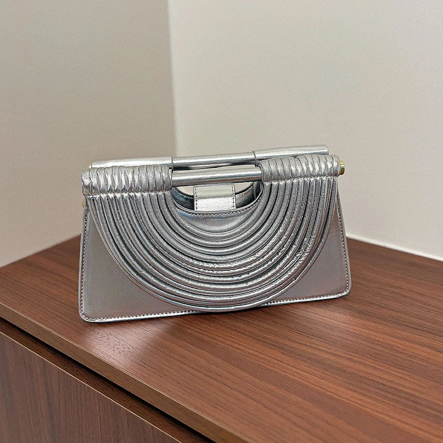 

Niche creative handbag metallic luster high-end three-dimensional fold design atmosphere dinner bag