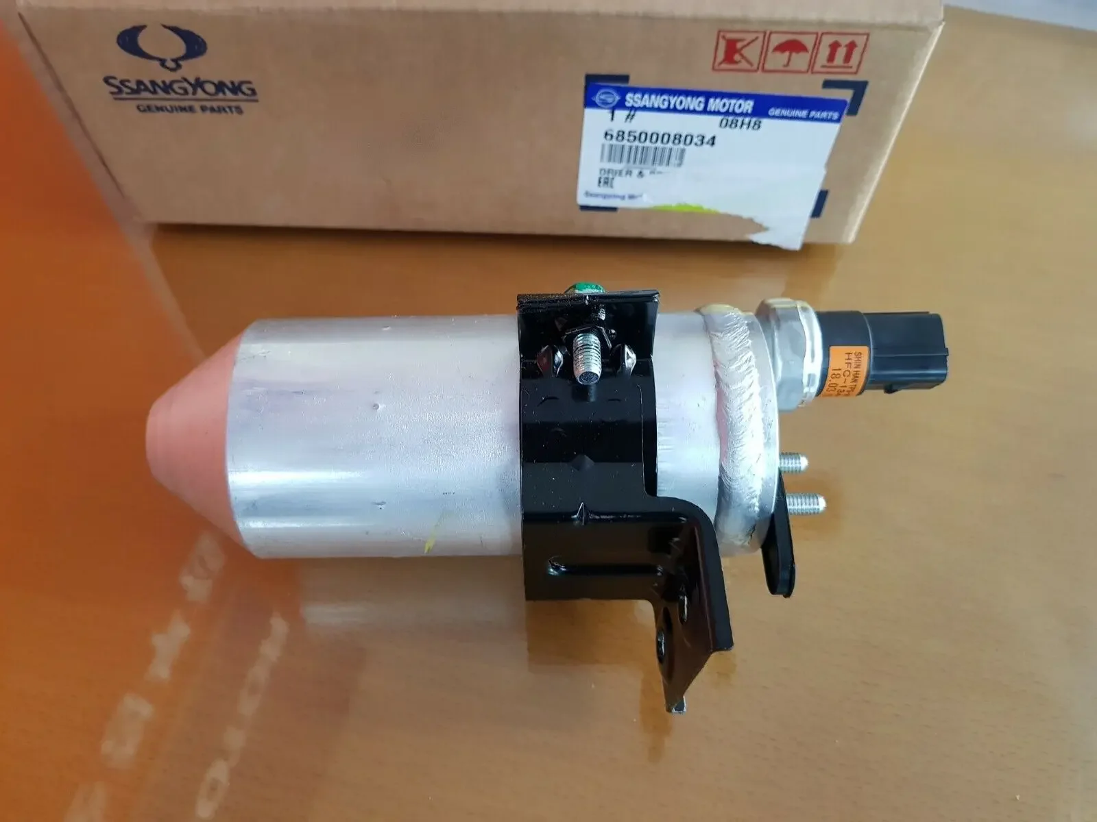 Genuine Air-con Receiver Drier & Bracket 6850008034 for SSANGYONG REXTON