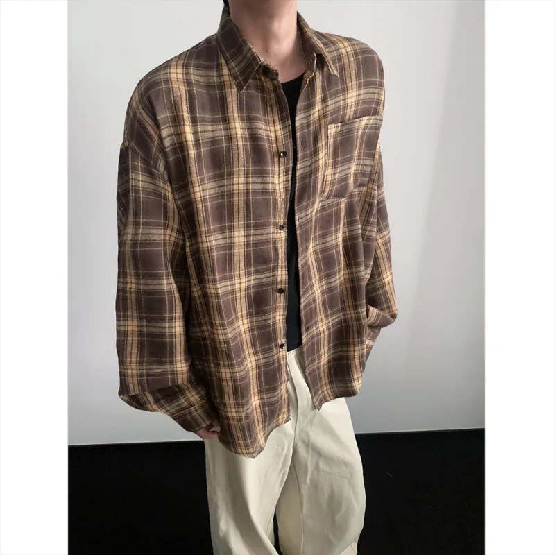 블랙 긴팔 셔츠 남성 레트로 체크 셔츠 일본 스트리트웨어 루즈 캐주얼 셔츠 남성 패션 셔츠 플러스 사이즈 5XL