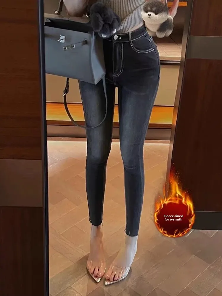 

Женские джинсовые брюки-карандаш с высокой талией, на флисовой подкладке, черные, теплые, утягивающие, с эффектом контроля живота и подтяжки бедер, длина 7/8