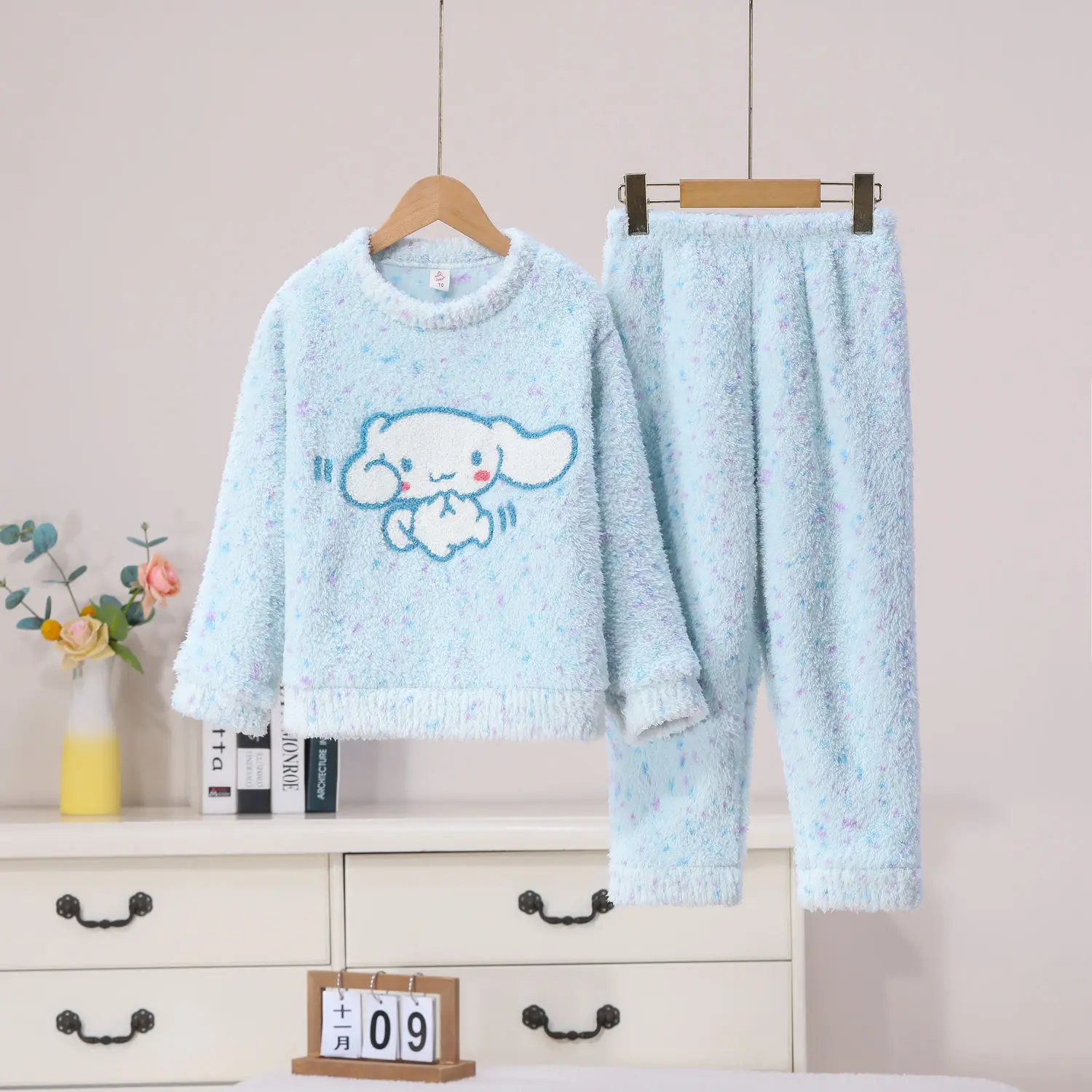 Pijamas Kawaii para niña Sanrios Cinnamoroll Hello Kitty, conjunto de ropa para el hogar de franela para niños y adolescentes, nuevo para Otoño e Invierno, ropa de ocio con dibujos animados