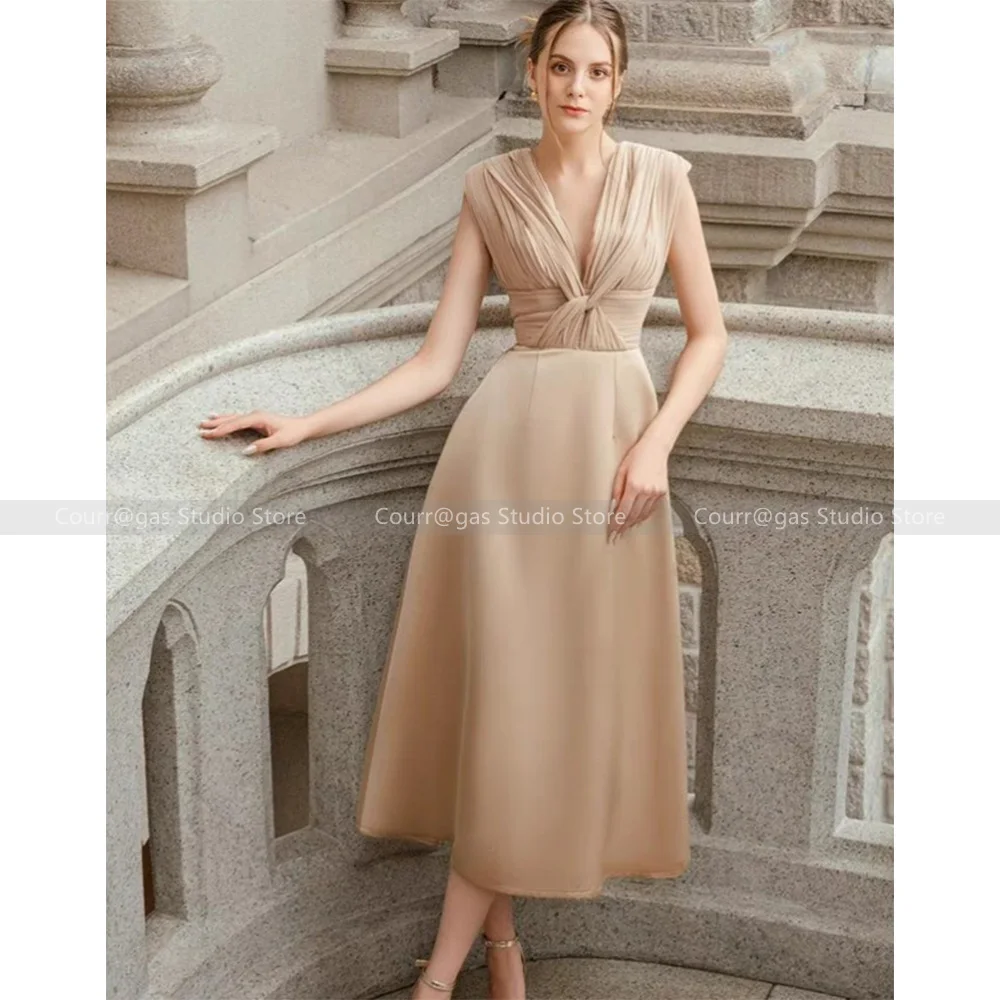 

Vietnam niche light luxury 24 years new V-neck pleated high-waisted intellectual elegance temperament long skirt