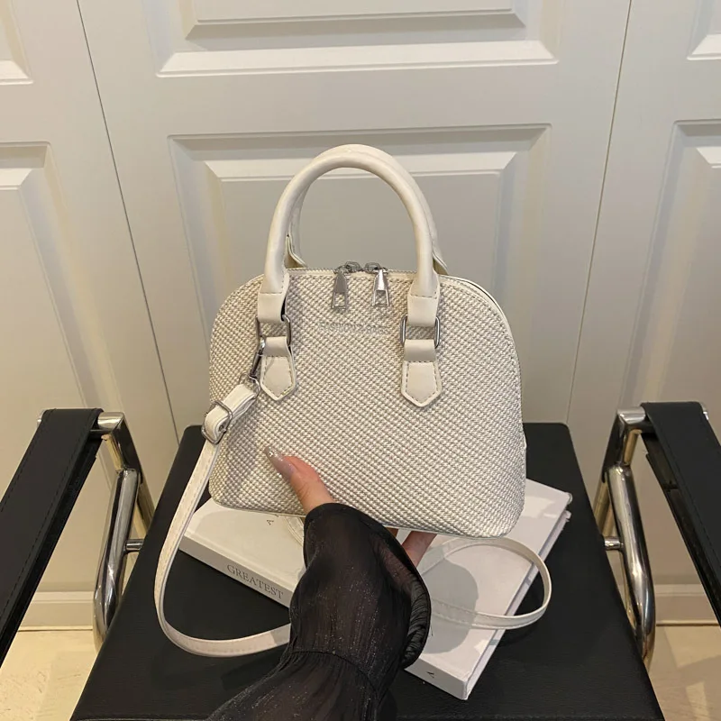 

Women's Trendy Quilted Shell Bag - Stylish Design for Handheld, One-Shoulder & Crossbody Wear, Fashion-Forward Vibe