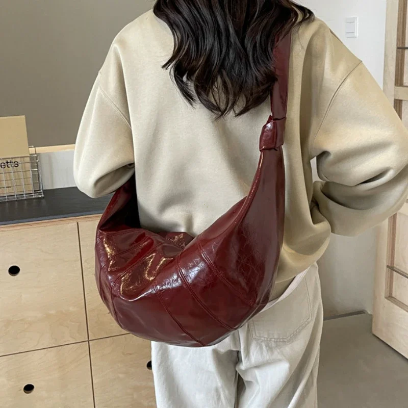 Luxury PU Leather Crescent Crossbody Bag for Women Casual Shoulder Satchel Hobo Bag Dumpling Red Bags Y2k Girls Messenger Bag