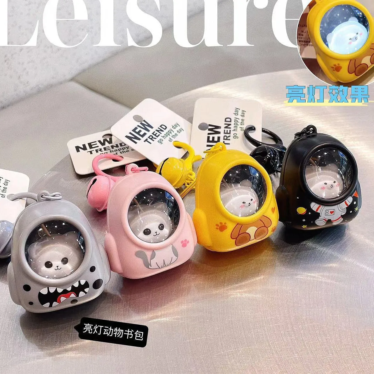 1/5PCS Glow-in-the-Dark Backpack Keychain Night Light Astronaut Cat Theme Accessory Set Small Gift