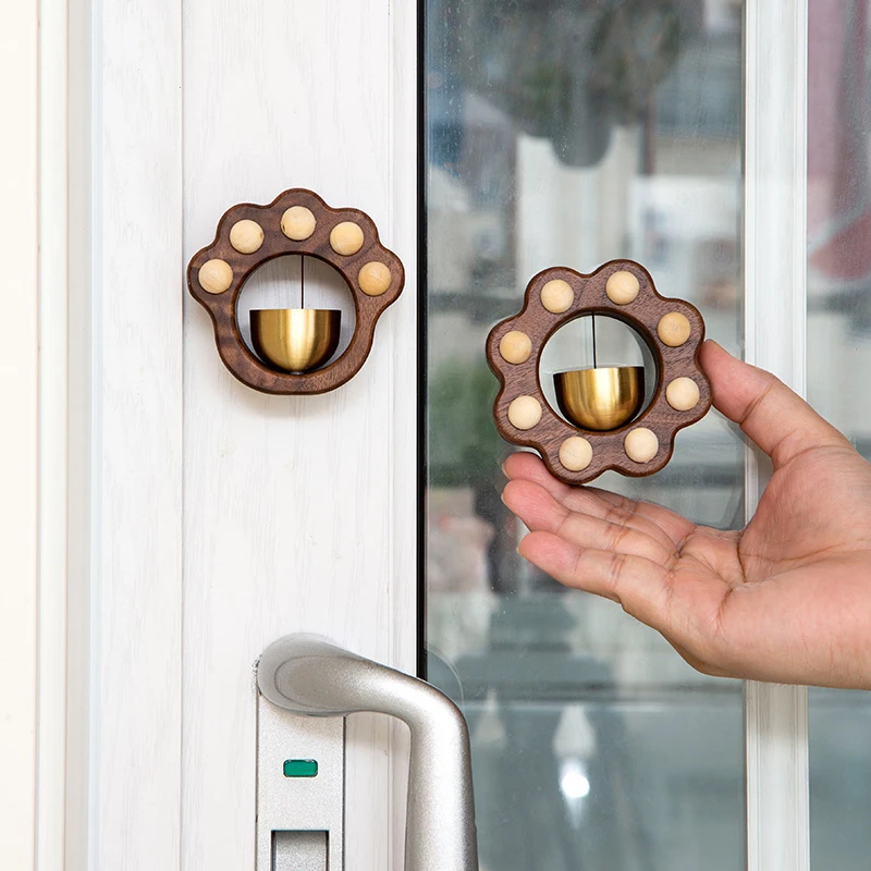 Walnut Wooden Wind Chime Magnetic Home Reminder Wind Chime Cartoon Cat Claw Doorbell Copper Bell