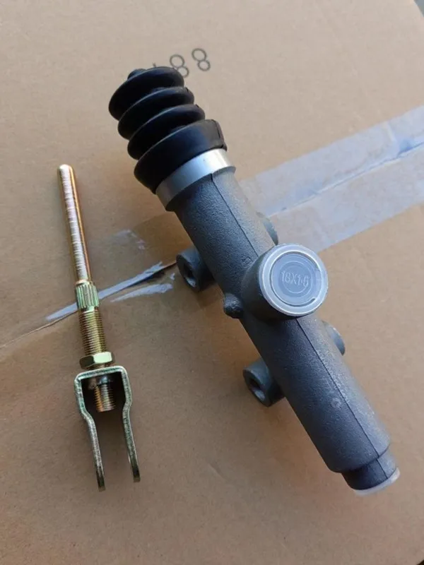 XCMG crane accessories on-board throttle master pump 16d 20b 25e 25K throttle master pump, high quality