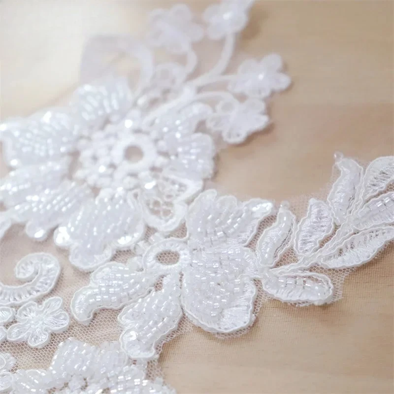 

2PCS/1Pair Black and White Nail Bead Flower Leaves Embroidery High Set Wedding Dress Headdress Lace Mirror Flower