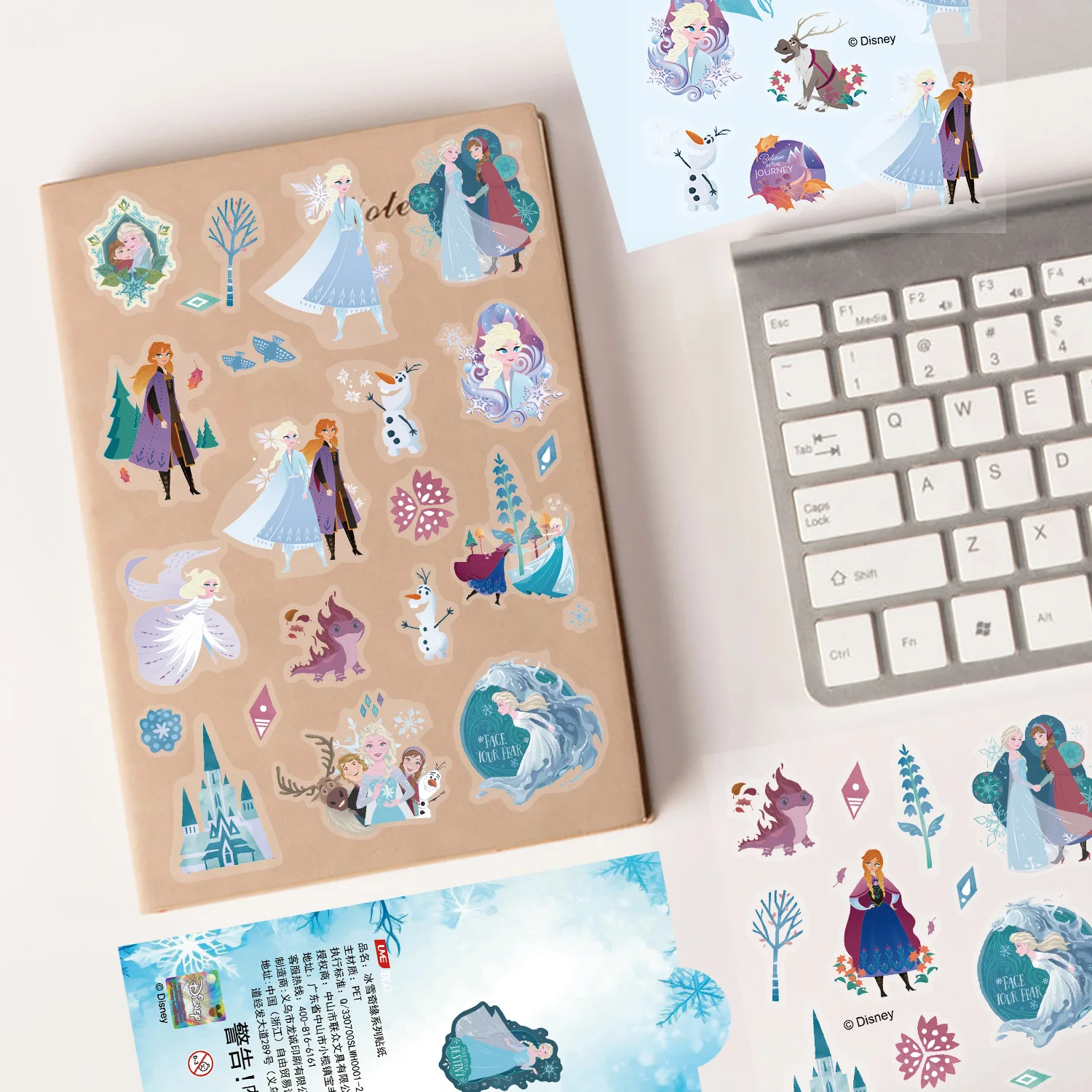 2 SZT. Naklejki Disney Anime Frozen Kawaii Księżniczka Elsa Graffiti Naklejki na Laptopa Rower Telefon Samochód Przezroczyste Naklejki PET Zabawki