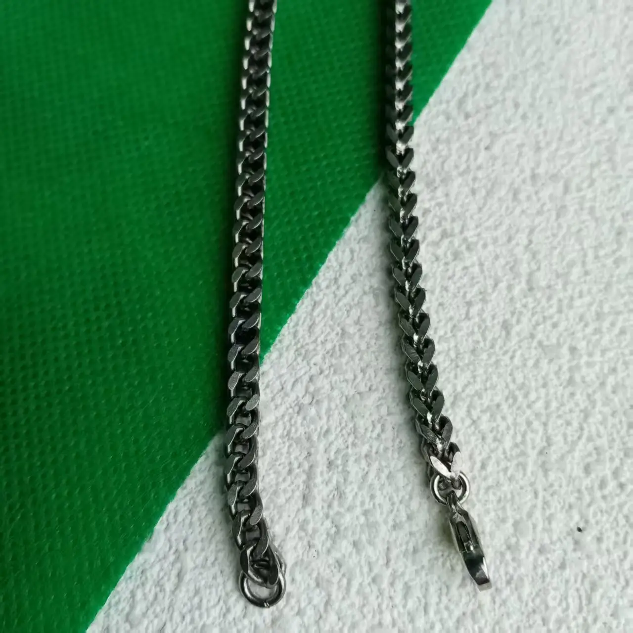 7.0mmminimalist pure titanium necklace with anti allergic material for both front and back chains