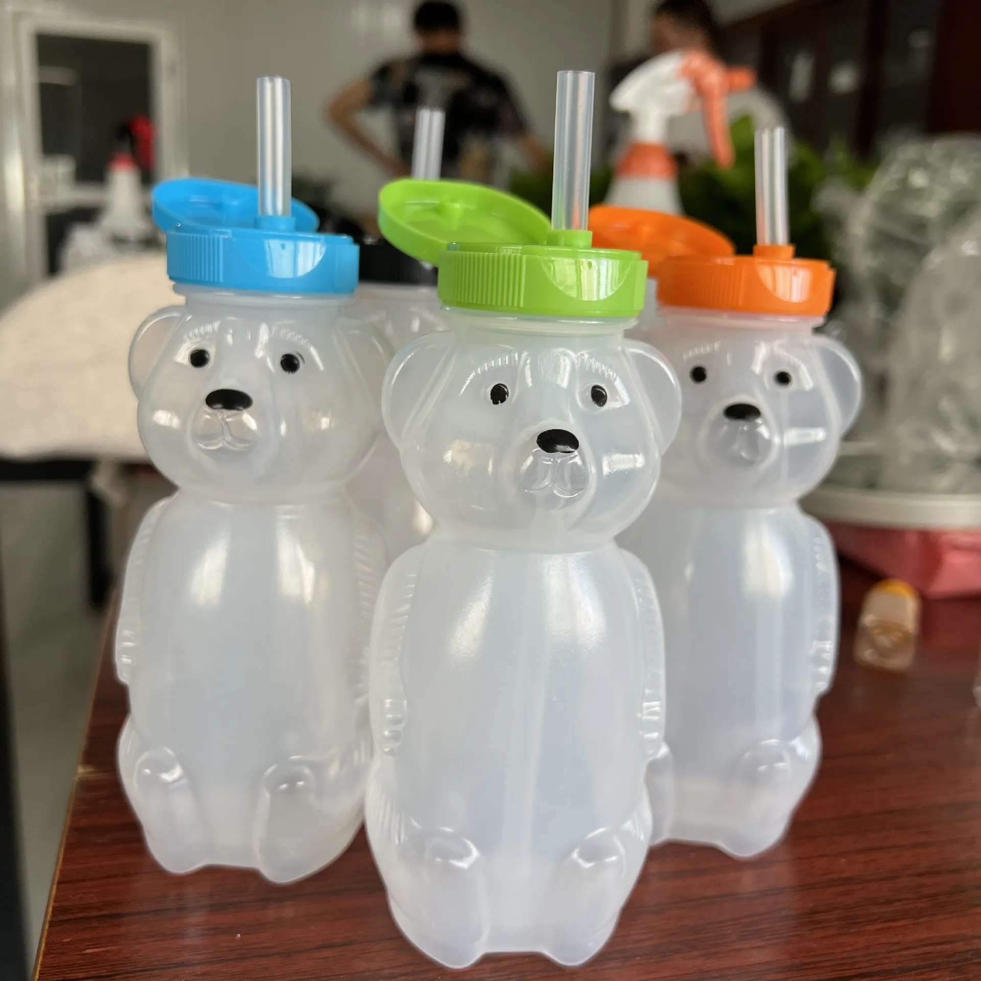 

1PC Cute Bear Straw Cups Transparent Bear Plastic Drinking Cup for Party Coffee Milk Tea Bottle Sealed Cup Juice Party Supplies