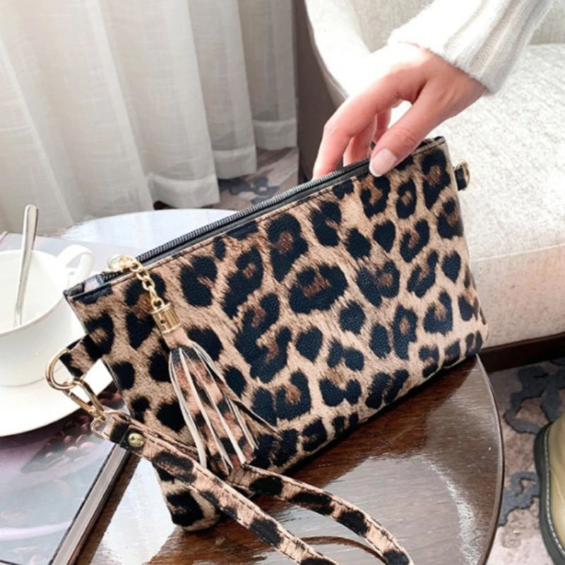Leopard Print Women's Handbag Clutch Small Bag Large Capacity PU Leather Zipper Makeup Travel Organizer Purse for Women