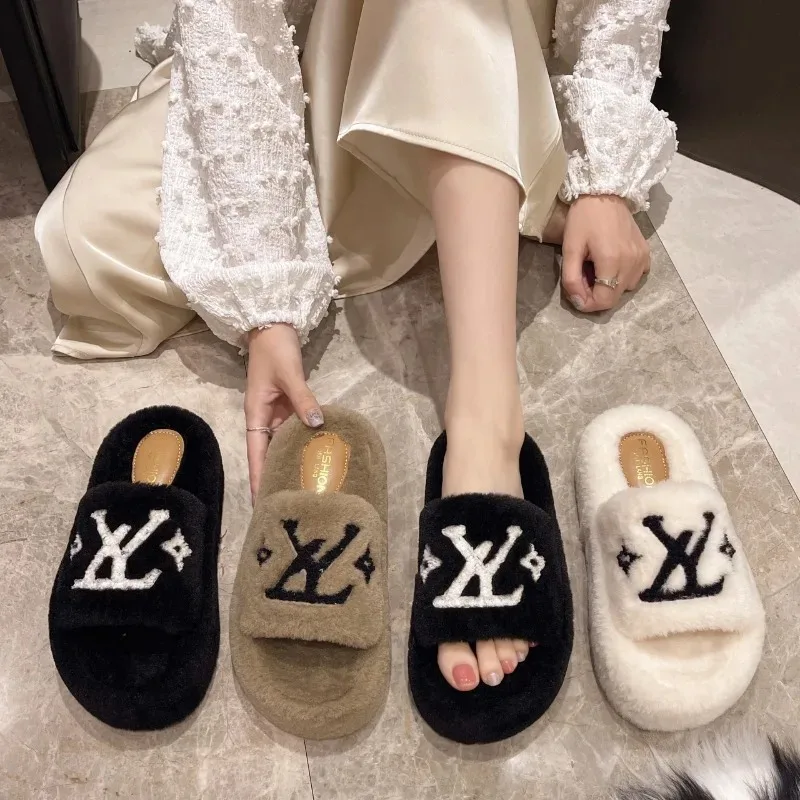 

Women Fur Snow Slippers Winter Fashion Home Plush Shoes Women Light Living Room Shoes Popular European American Cotton Slides