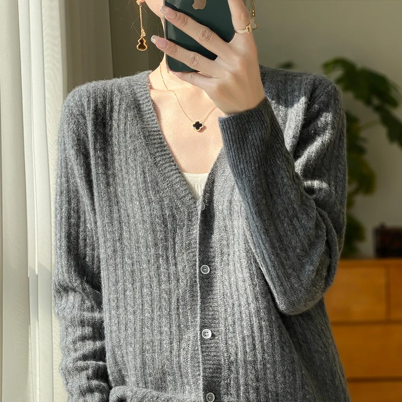 V-Neck Merino Wool Cardigan Women\'s Long Sleeved Solid Color Warm High-Quality Loose Autumn Winter Knitted Sweater Top