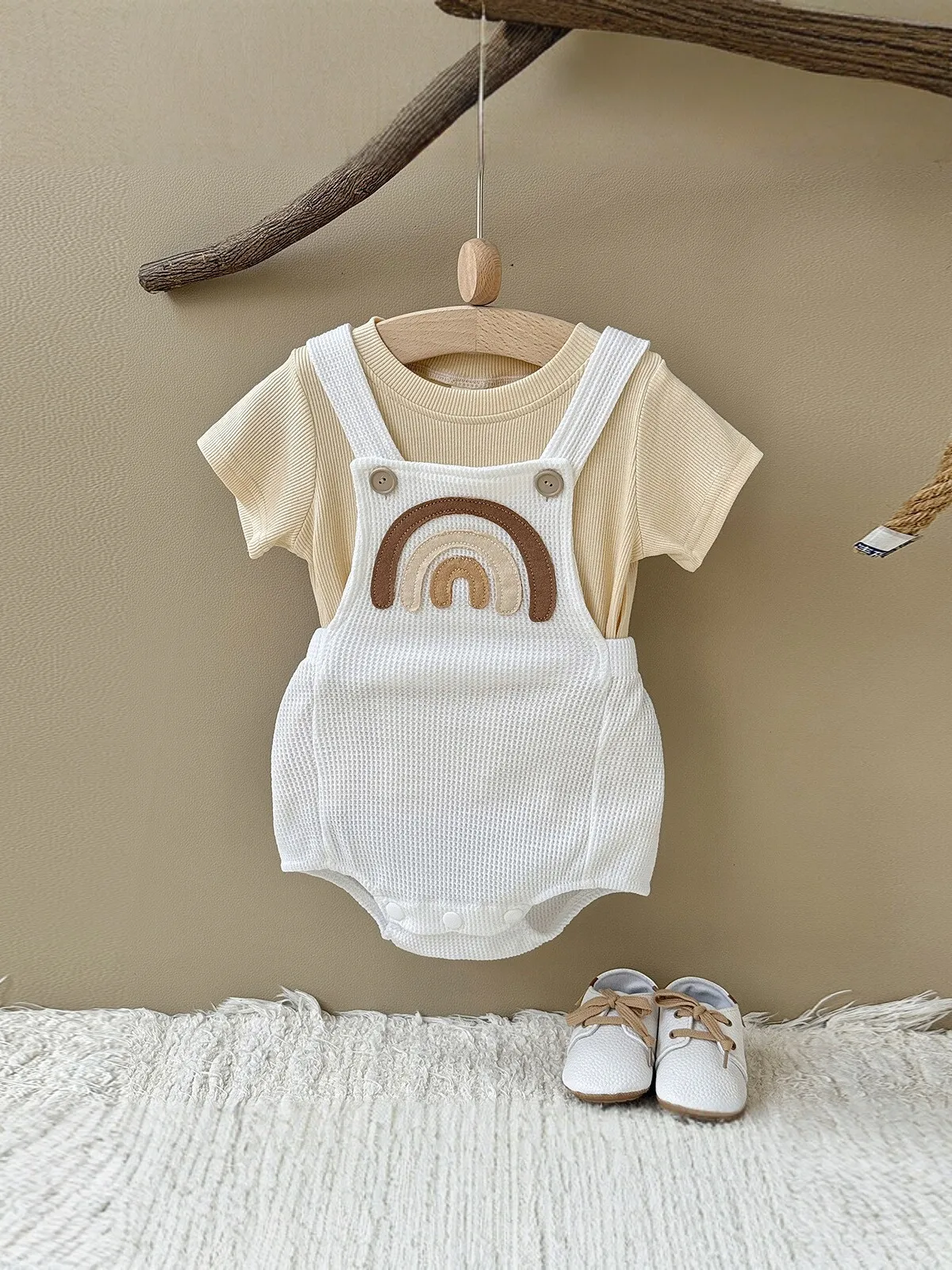 Korean Style Baby Summer 2PCS Outfit Waffle Knit Short Sleeve T Shirt And Rainbow Overalls Romper For Infant view 3
