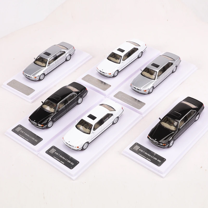 DCM 1:64 E38 7-Series (96-98) (98-01) модель автомобиля из сплава Ограниченная серия 4500