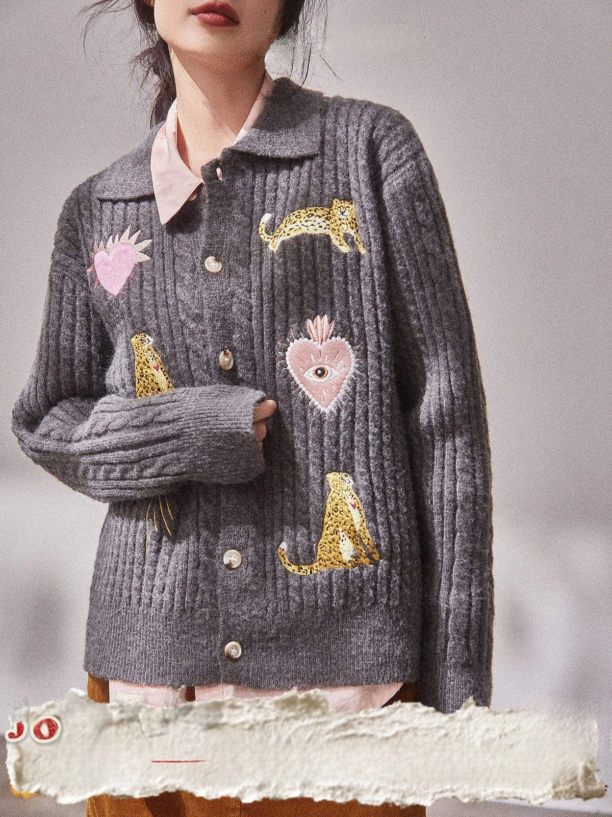 

Вязаный свитер женский с вышивкой, осенняя коллекция Jia Huizun LAB Field Wild, с длинными рукавами, теплый, с функцией подогрева