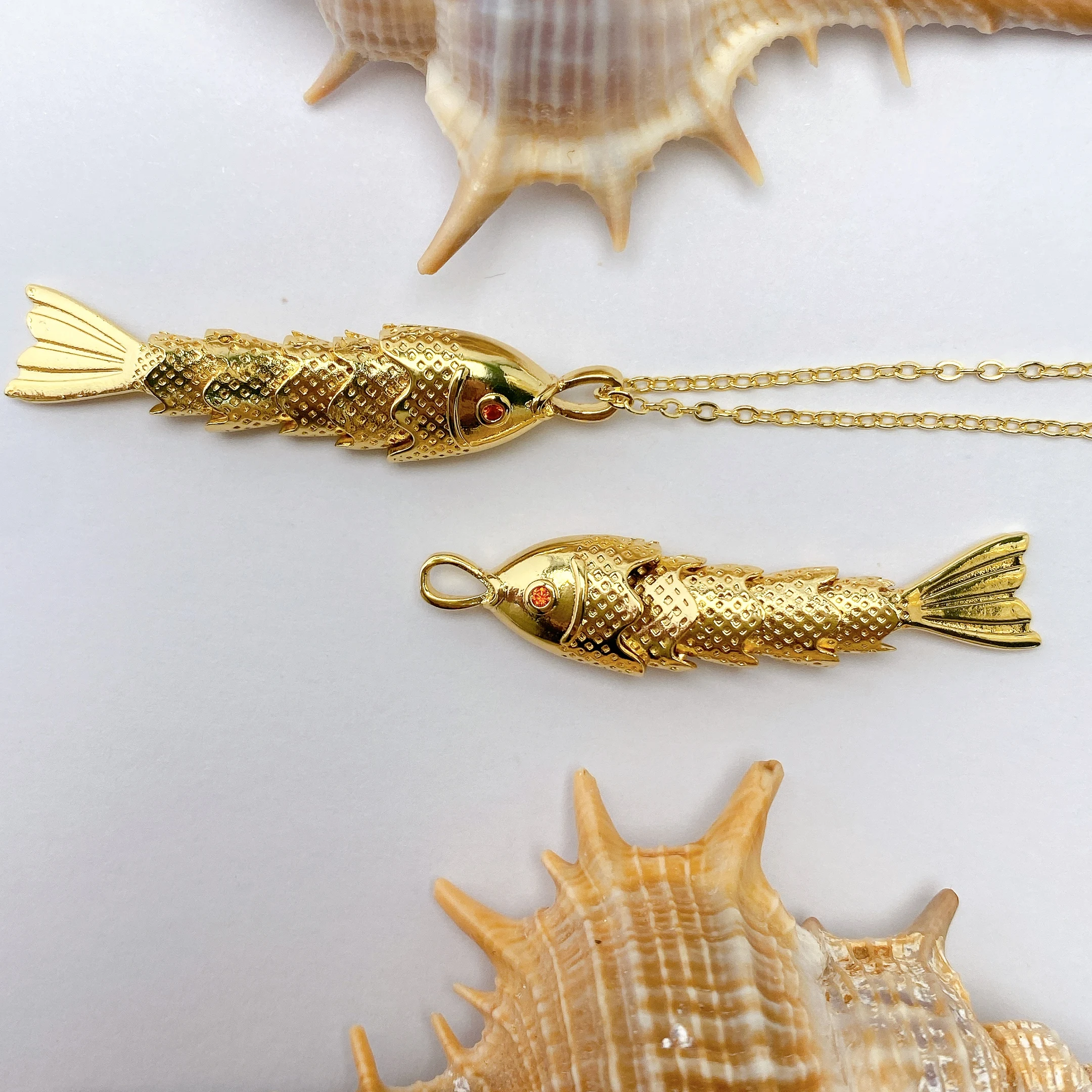 New Brass Ocean-style Jewelry Pendant 18K Real Gold Plated Movable Fish-shaped Animal Transparent Cubic Zirconia Necklace
