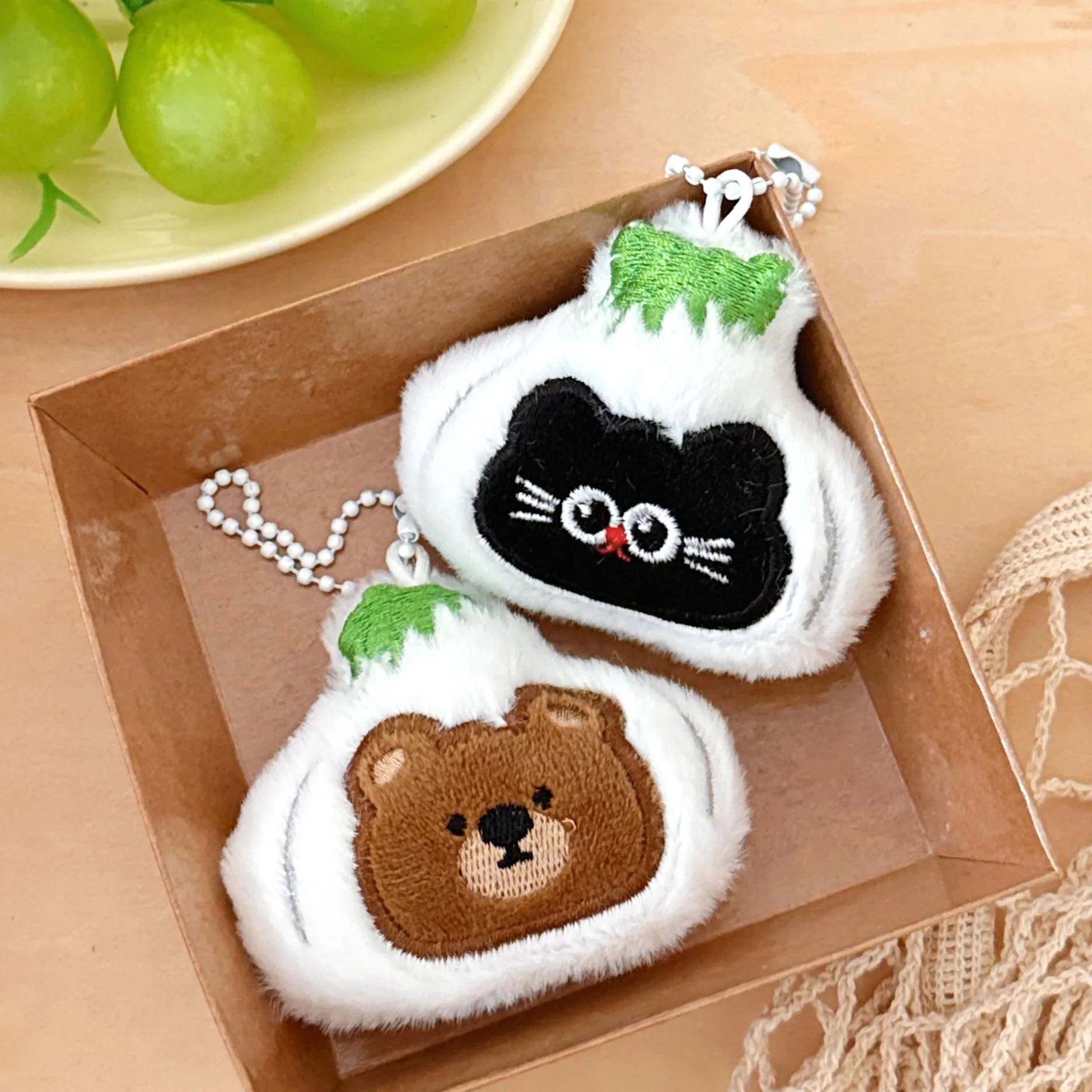 LLavero con colgante de oso, elegante llavero con ajo, llavero con colgante de gato, bonito llavero de felpa para mochila, dije para bolso