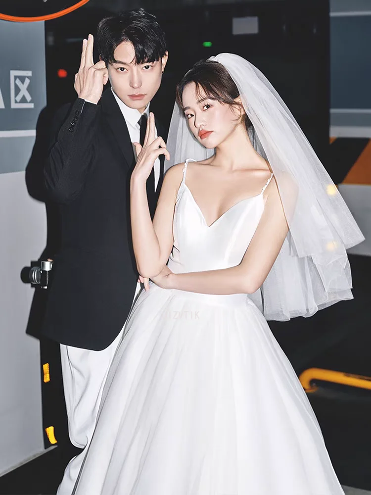 

Sexy Light Spaghetti Straps Wedding Dresses Elegant V-Neck Performance Travel Photography Couple Shoots Dresses Bridal Dress