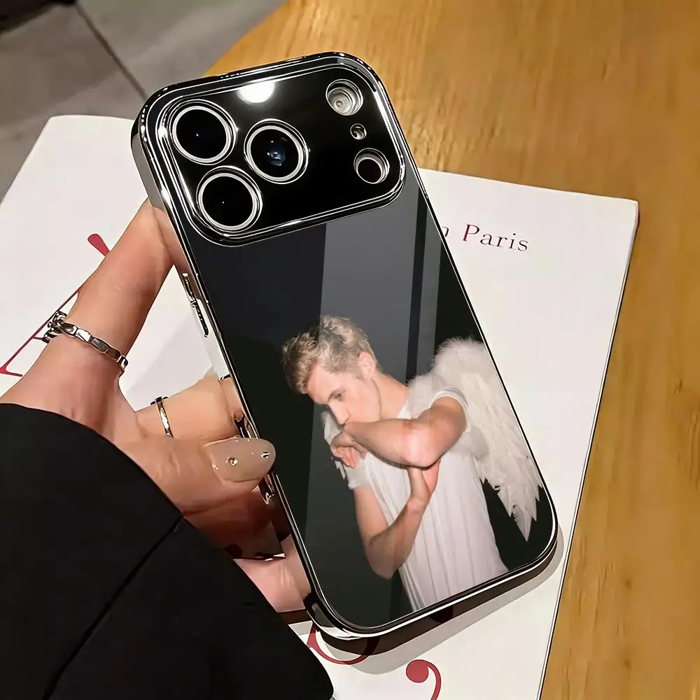 Singer T-Troye Siva…