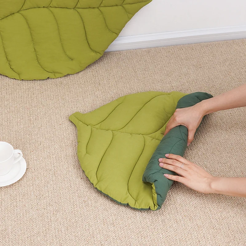 Cotton Pet Floor Mat Leaf Shaped Thickened Cat Dog Sleeping Cushion for Indoor Kennel Crate Sofa Four Season Use