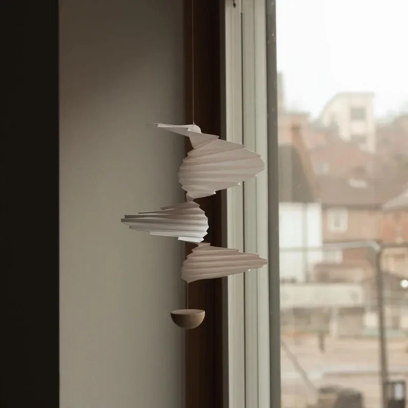 Simple Dynamic Levitation Hanging Decorations Modern Creative Airflow Balance Crafts European Style Entrance Hall Home Decor