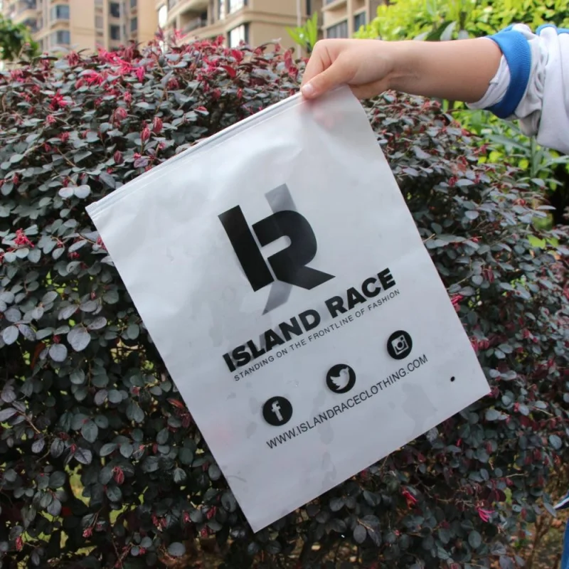 2025customized.Custom Transparent Reusable Poly Slider Zipper Plastic Frosted Scarf Towel Socks Packaging Bag with zip lock